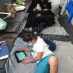 Los integrantes de una familia cubana varada en el aeropuerto de Panamá (2)