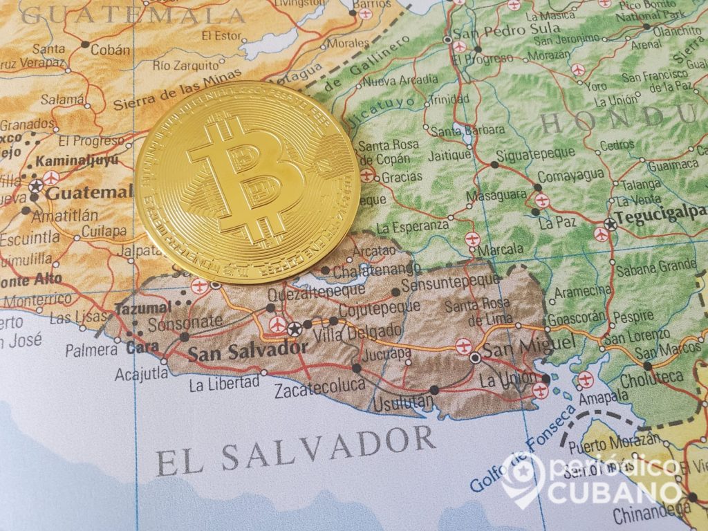 Prensa oficialista apoya critica al uso oficial del bitcoin en El Salvador