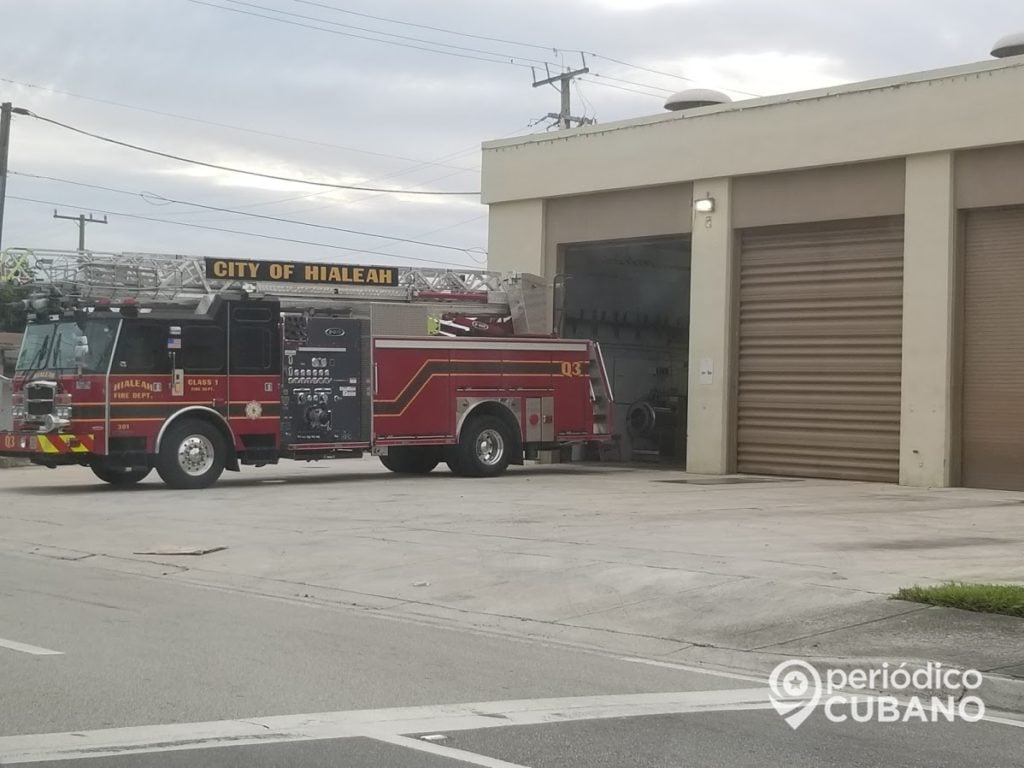 Familia Cubana pierde 4 automóviles en un incendio en Hialeah