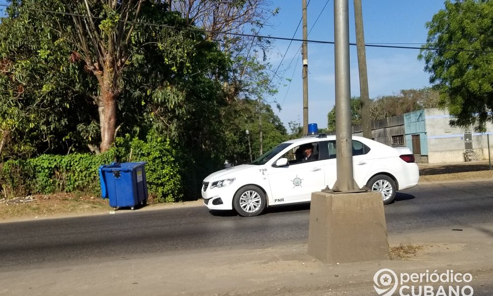 Madre cubana es violentamente asesinada por un vecino en Mantilla