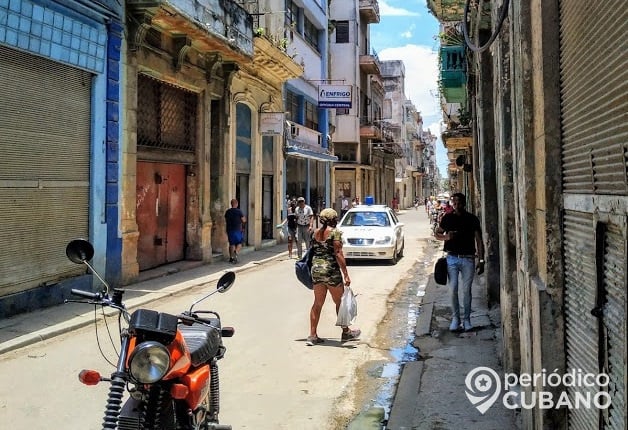 Despliegue policial en los alrededores del Tribunal Provincial de La Habana
