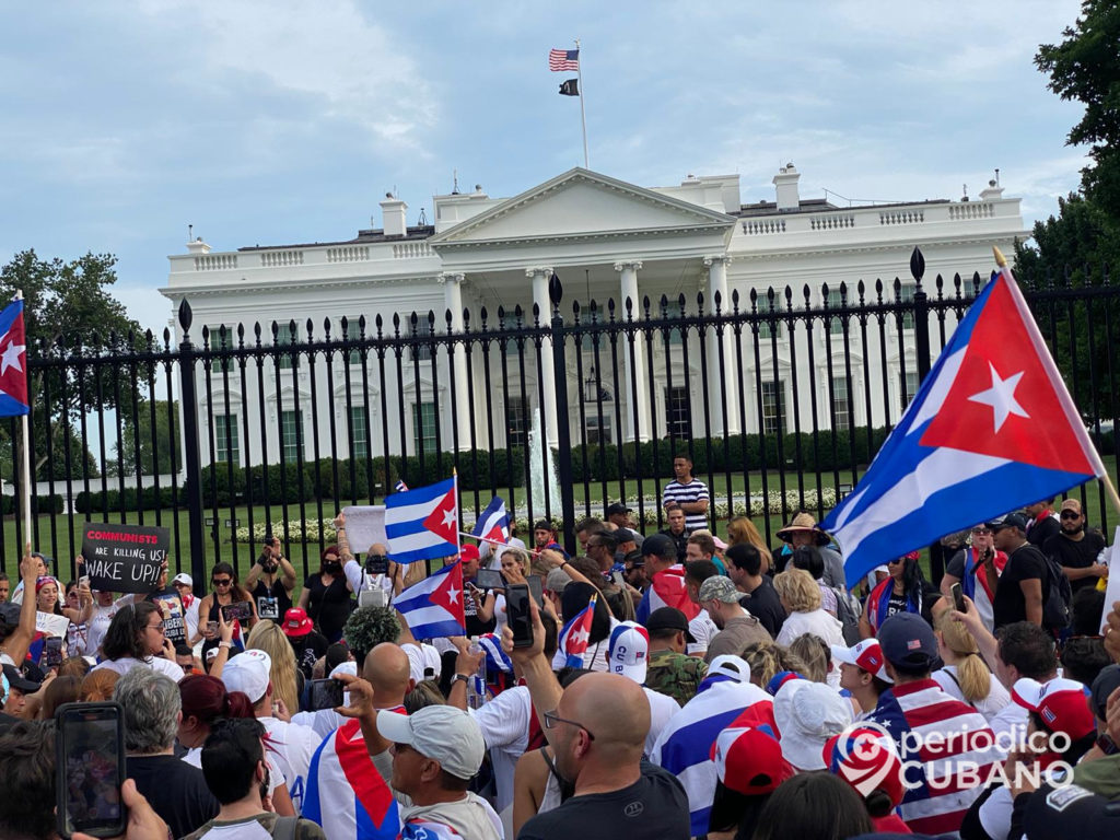 Casi medio millón de personas piden una intervención militar de EEUU en Cuba