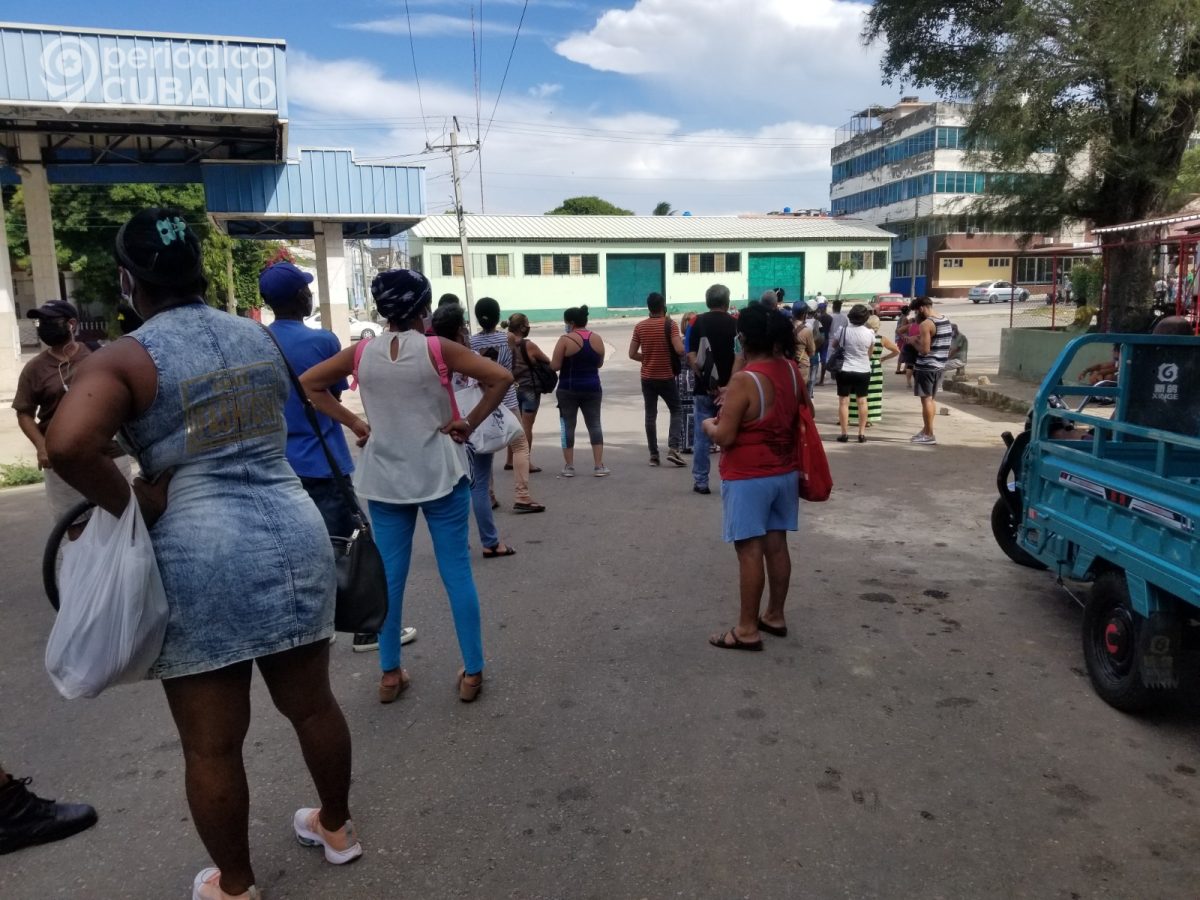 Colas en Cuba