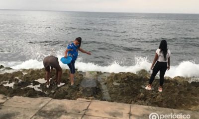 Más de 500 multas son aplicadas en las playas de La Habana por “violar medidas sanitarias”