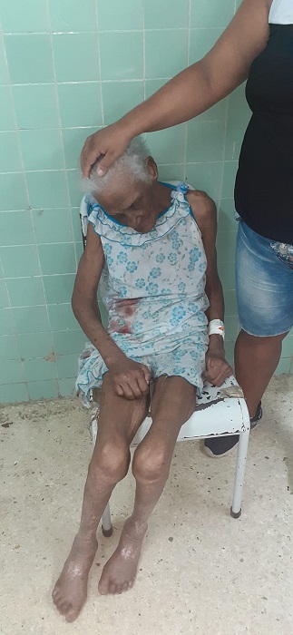 Ni una camilla para una anciana en el Hospital General de Guantánamo