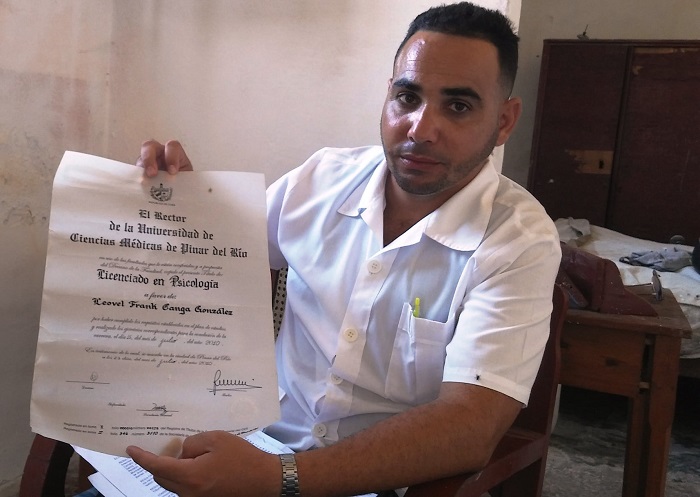 Psicólogo cubano enfrenta tres cargos por participar en las protestas