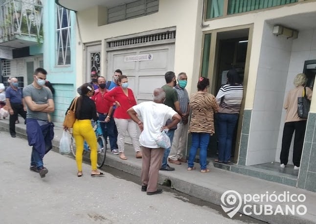Noticias de Cuba más leídas: Cajeros automáticos inservibles y largas colas para extraer dinero en Villa Clara