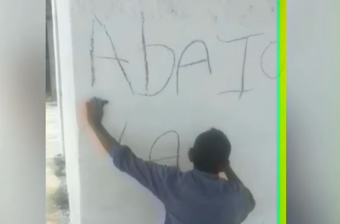 cubano escribe Abajo le Dictadura