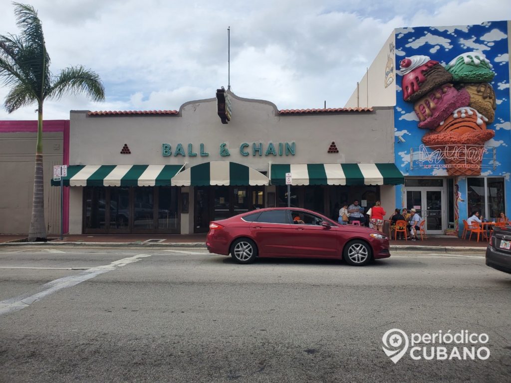 Baja la tasa de desempleo en EEUU y aumenta el salario mínimo promedio 