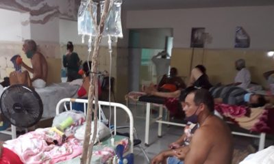 En un hospital de Holguín utilizan palos para colgar las bolsas de suero