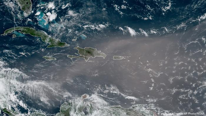 Nube de polvo del Sahara sobre el Caribe. (NOAA).