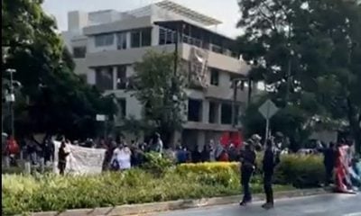 Comunistas golpean a manifestantes frente a la Embajada de Cuba en México