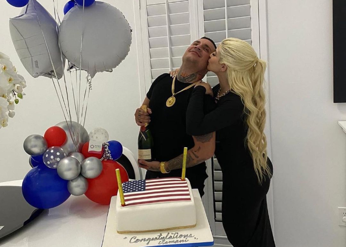 ¡Ya es ciudadano americano! Osmani García celebra tras aprobar el examen