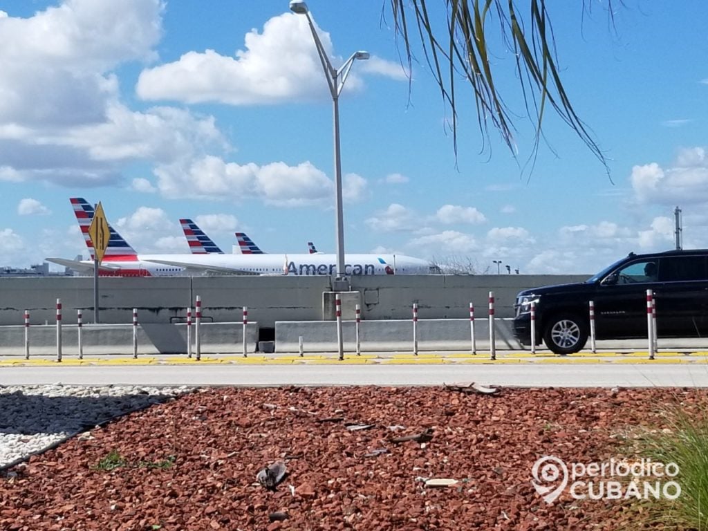 American Airlines cancela más de mil vuelos en medio del fin de semana de Halloween