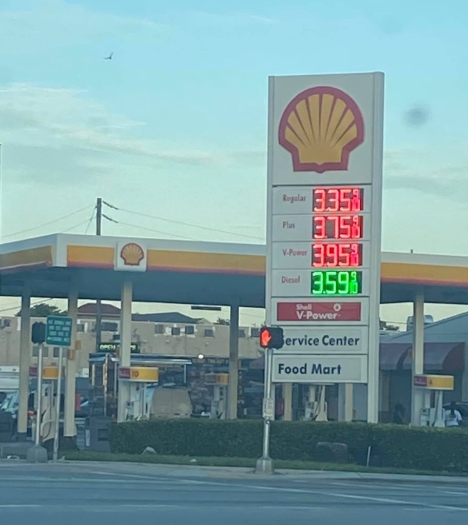 El precio de la gasolina en Florida alcanzó los 3.45 dólares. (Foto: Periódico Cubano)