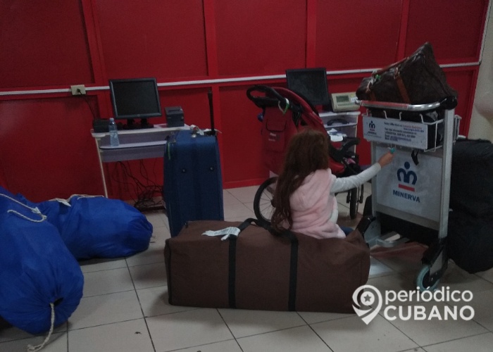 Aduana de Cuba aplica modificaciones al tratamiento de pasajeros por el canal verde