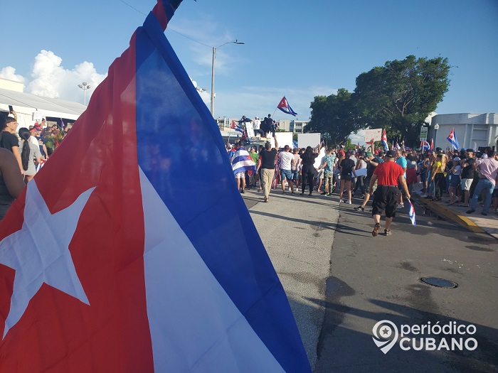 Banderazo en Miami a favor de la “Marcha Cívica por el Cambio”