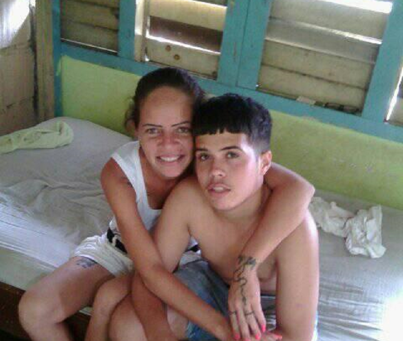 madre hace ayuno por su hijo