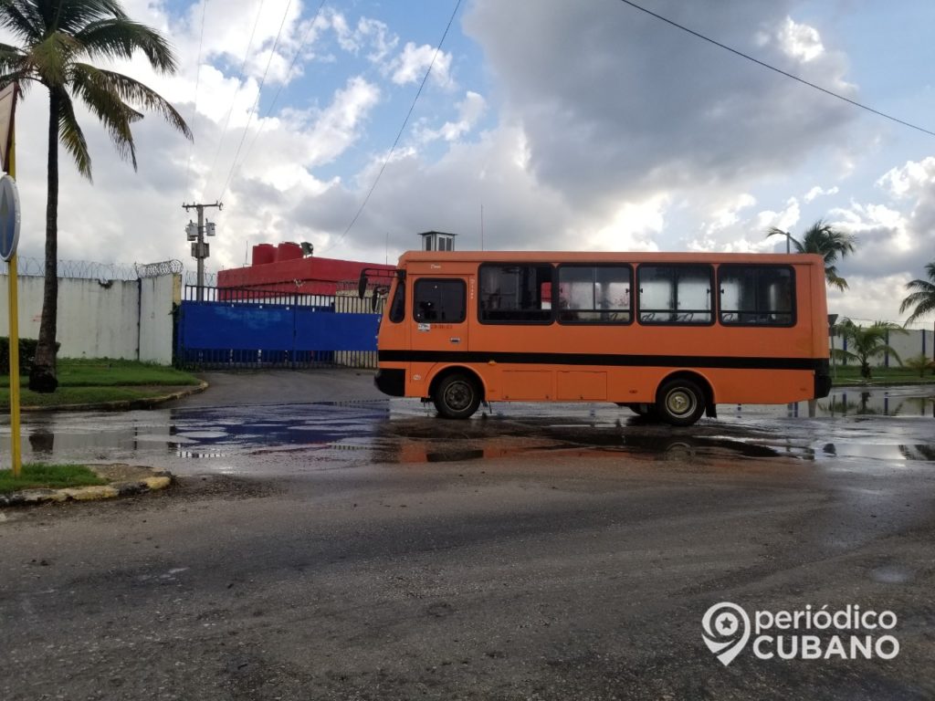 Fuera de servicio más de la mitad de las guaguas en La Habana