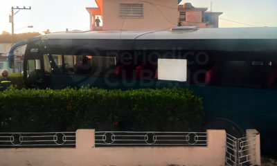 Guagua se impacta contra una casa en Matanzas que seria de Esteban Lazo (1)