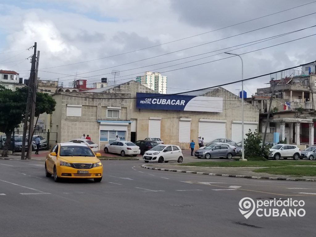 En todos los casos al finalizar la renta el cliente debe pagar el adeudo por los días disfrutados con el auto