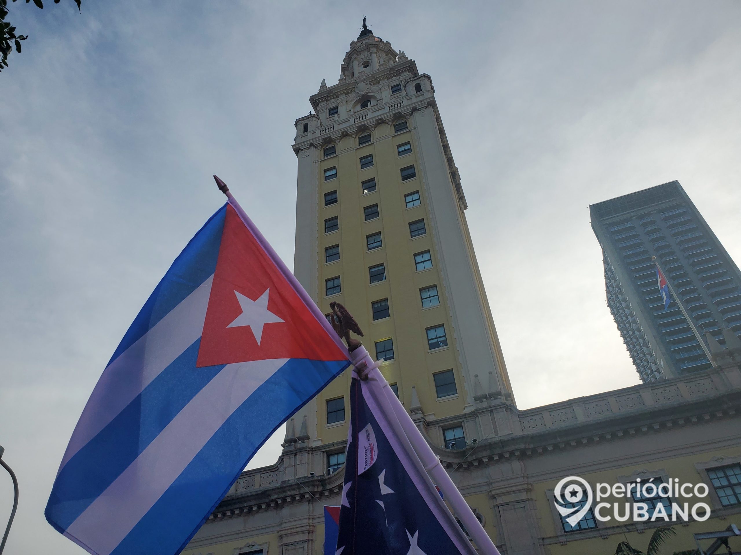 Convocan a una vigilia a favor de los presos políticos en la Torre de la Libertad en Miami