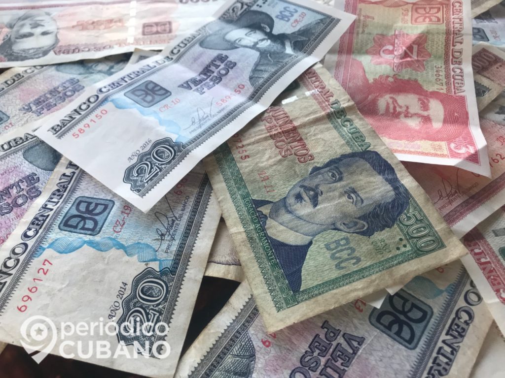 El peso cubano sufre la mayor depreciación del mundo en 2021, según Bloomberg