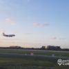 Un agresivo sujeto causó destrozos en la cabina de un avión que iba a volar a Miami