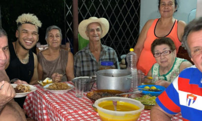 Víctor Mesa Jr. visita a sus familiares en Cuba