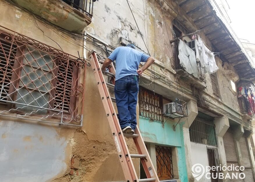 reparación de edificio en mal estado en La Habana. (Periódico Cubano)