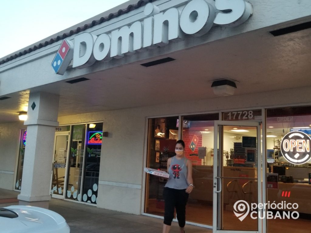 Domino's Pizza pagará tres dólares a los clientes que pasen a recoger el pedido hecho en línea