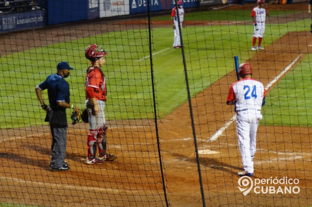  Pelotero Frederich Cepeda muestra inconformidad con la censura a los medios en la Serie Nacional 