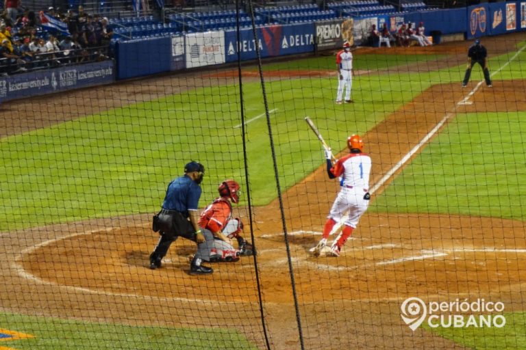Peloteros cubanos abandonan la Serie Nacional para irse a ligas ...