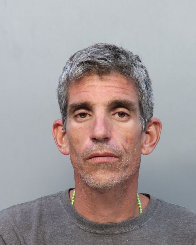 Cubano con amplio historial delictivo fue detenido por intentar robar un automóvil en la Pequeña Habana