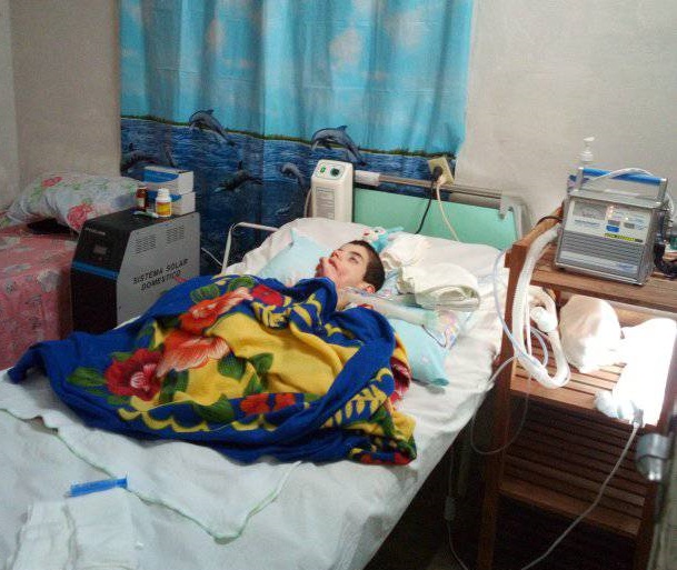 Joven cubano enfermo necesita con urgen unas sondas y medicamento para poder seguir con vida