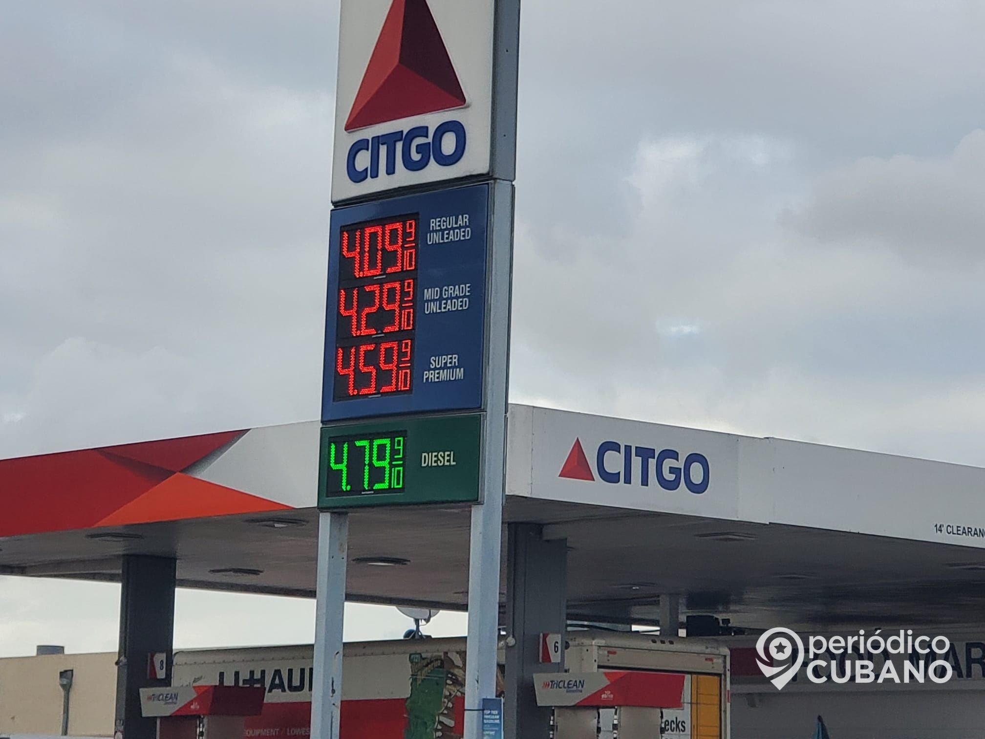 Precios de la gasolina en Florida presentan un notable aumento no visto en la última década
