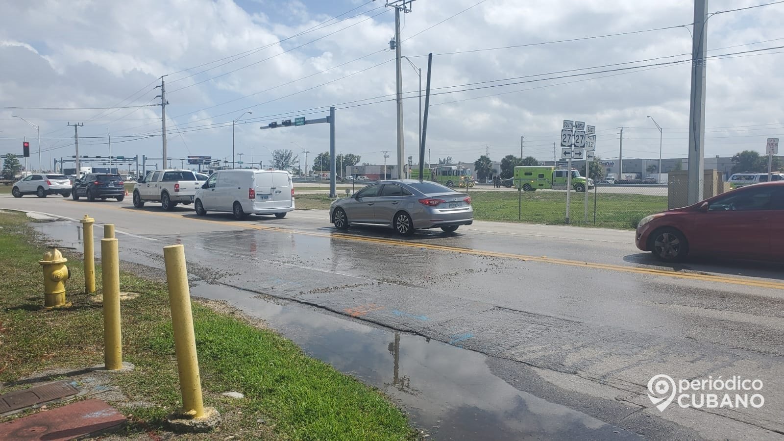 Un camión se incendió cuando circulaba en una calle de la ciudad de Hialeah4