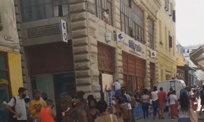 Noticias de Cuba más leídas: Destrozan vidriera a una oficina de ETECSA en La Habana
