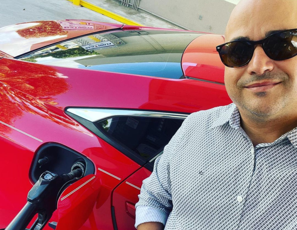 humorista cubano Andy Vázquez y el precio de la gasolina en EEUU