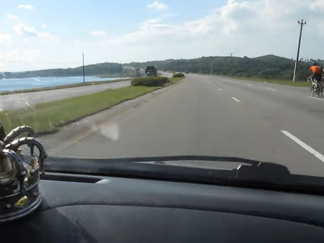 Autopista en Cuba hacia Pinar del Rio