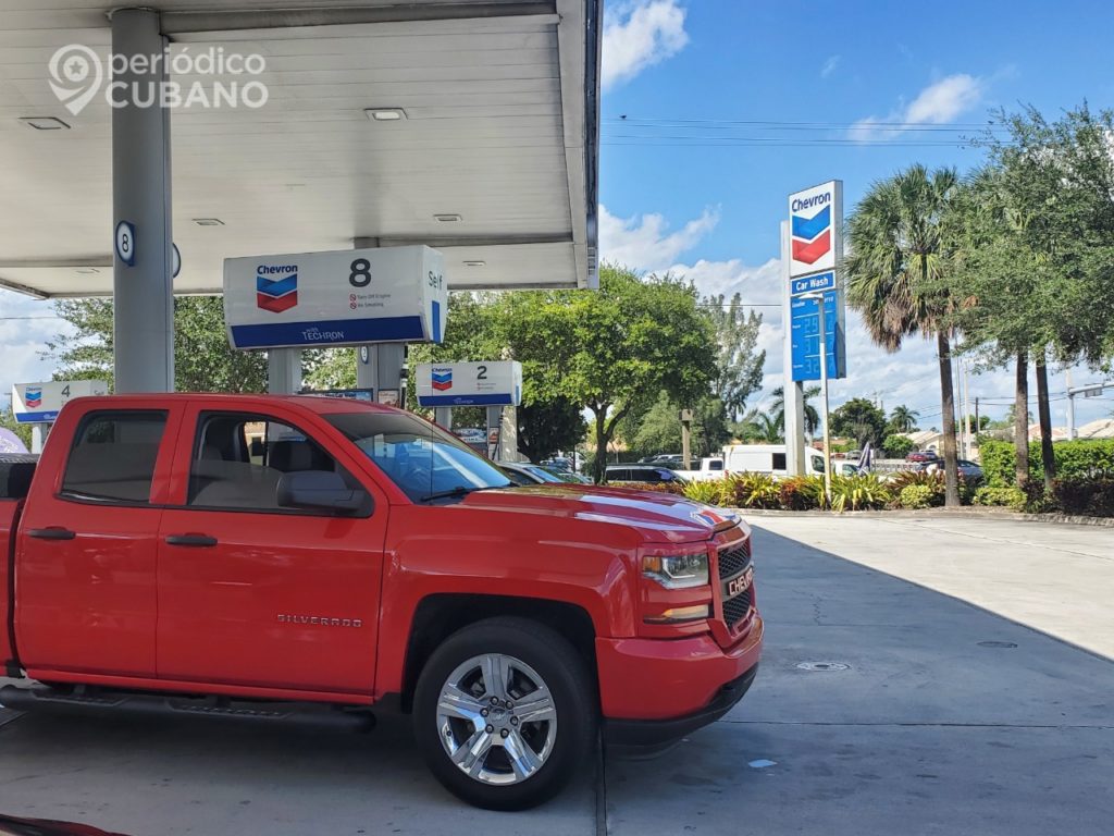 Cae el precio del galón de gasolina en EEUU, pero ¡solo 10 centavos!