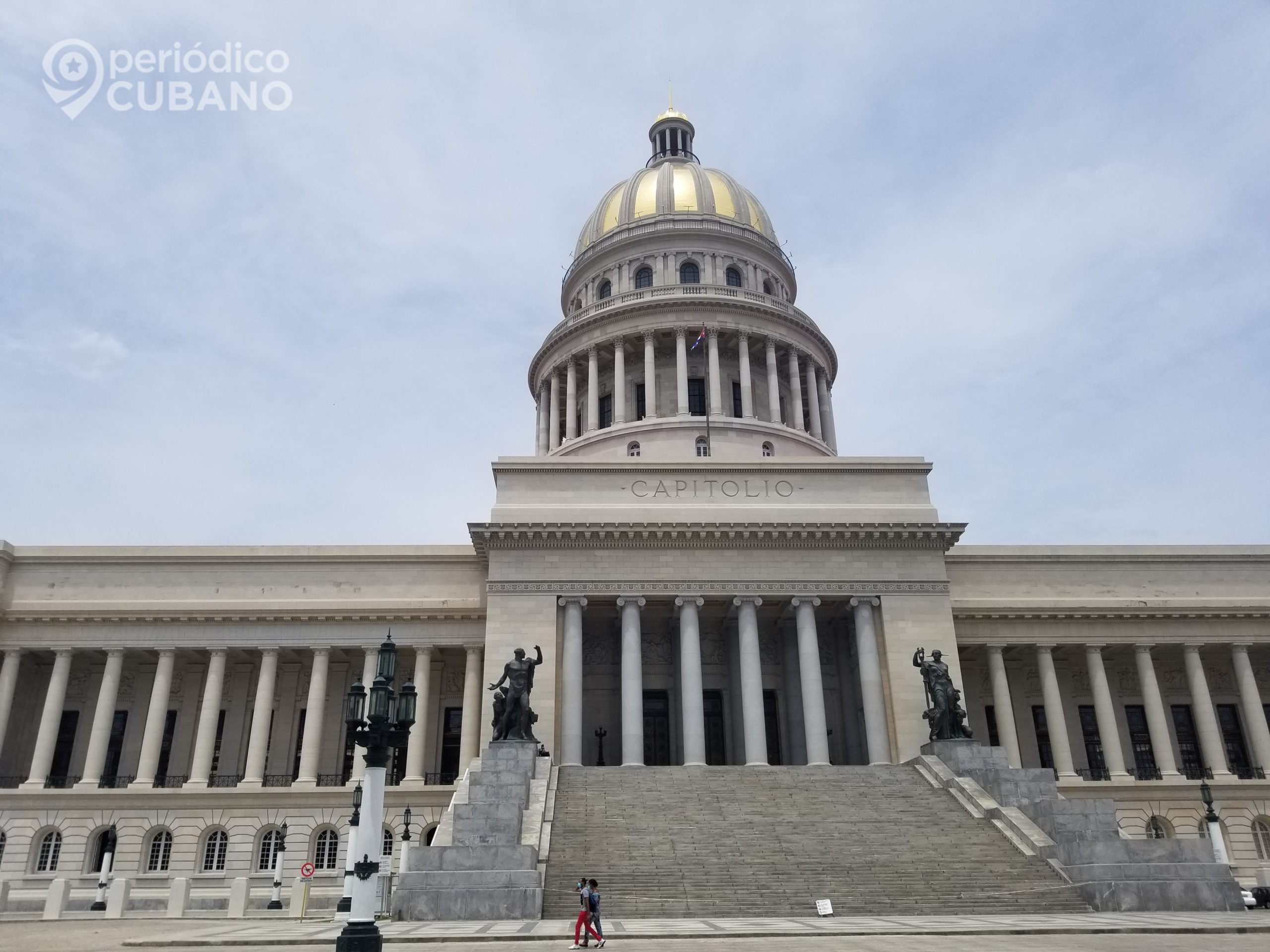 Castrismo no acepta sus errores y culpa a EEUU de provocar un éxodo masivo de cubanos