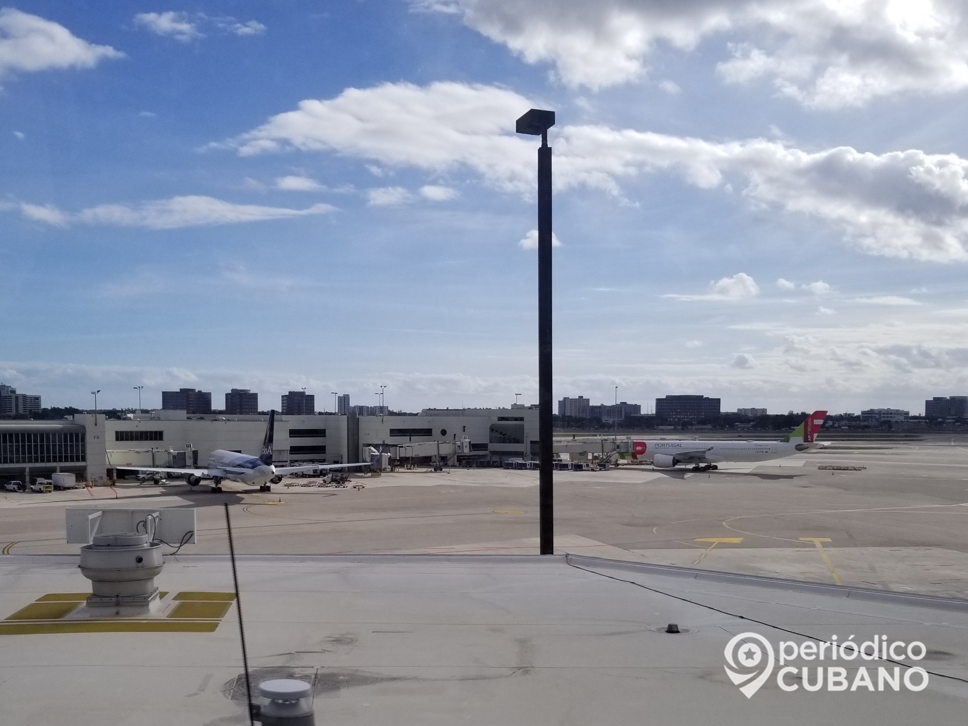 Cubano arrestado por ser cómplice de un robo de celulares en el aeropuerto de Miami