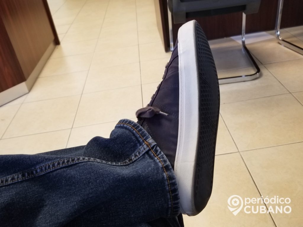 Padres cubanos se quejan por altos precios de los zapatos para la escuela de sus hijos