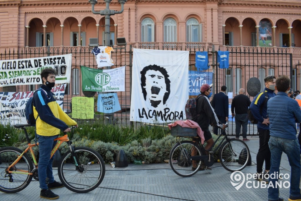 Subastan la camiseta de Maradona con la que anotó el gol de la “Mano de Dios”