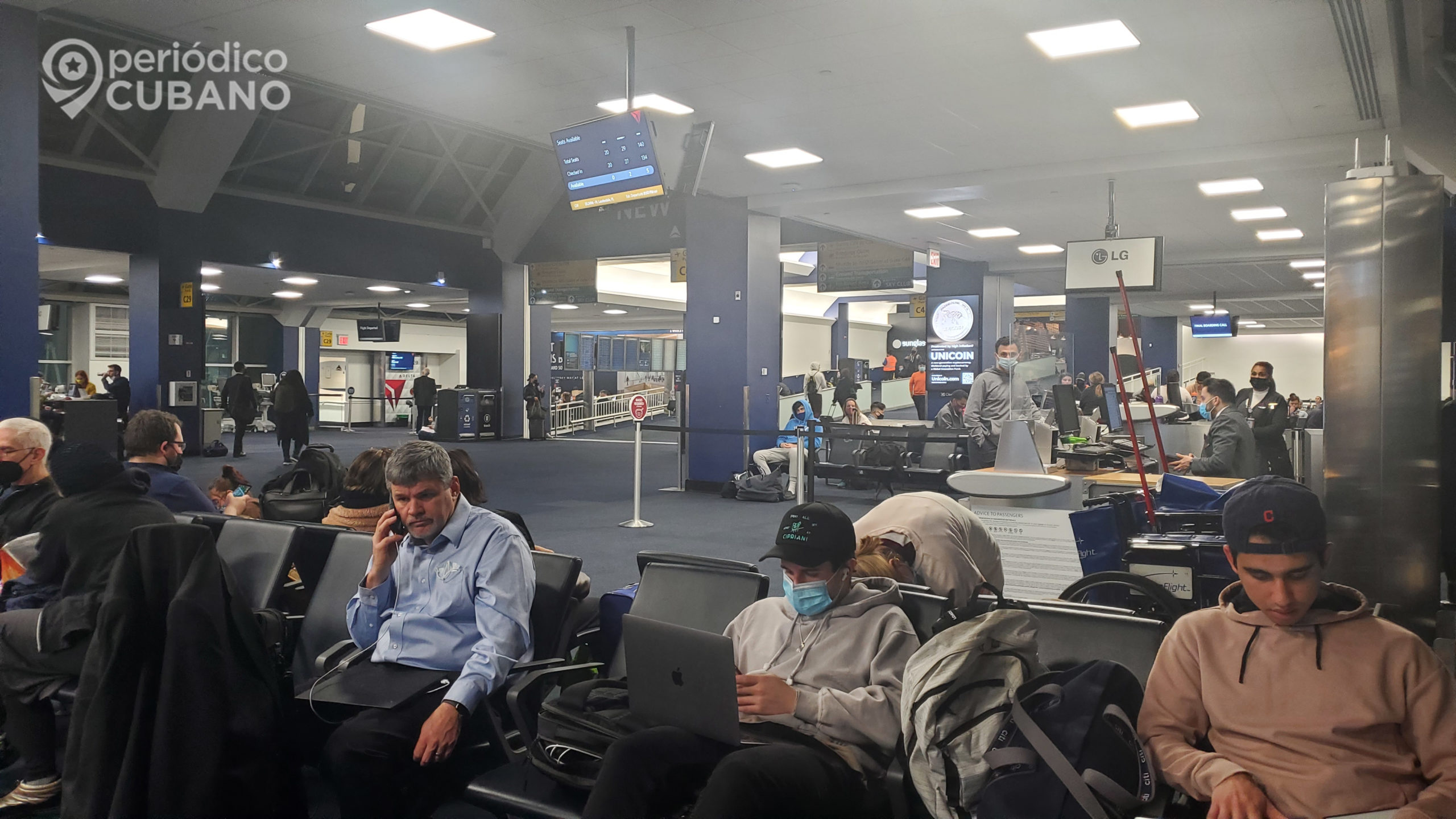 ¿Cuáles son los artículos que no están permitidos en el equipaje de mano en un vuelo?