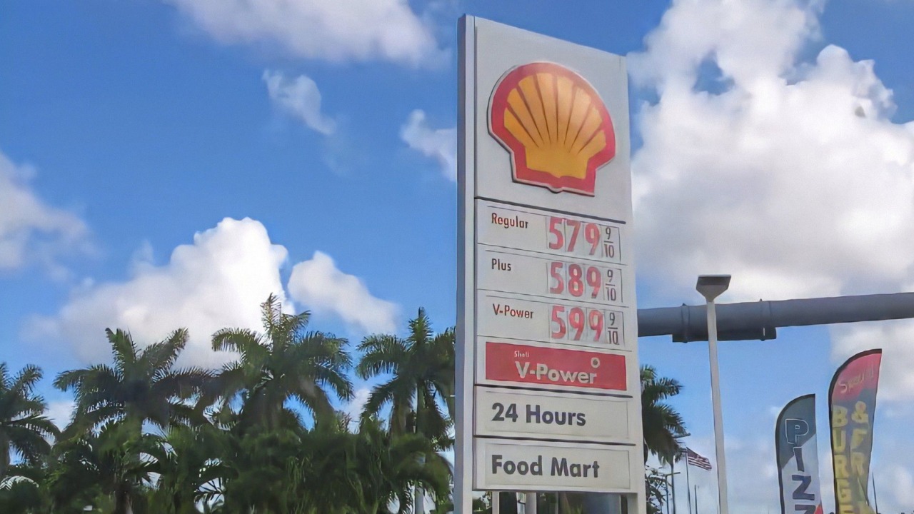 El precio por galón casi llega a los seis dólares en una gasolinera de Miami-Dade