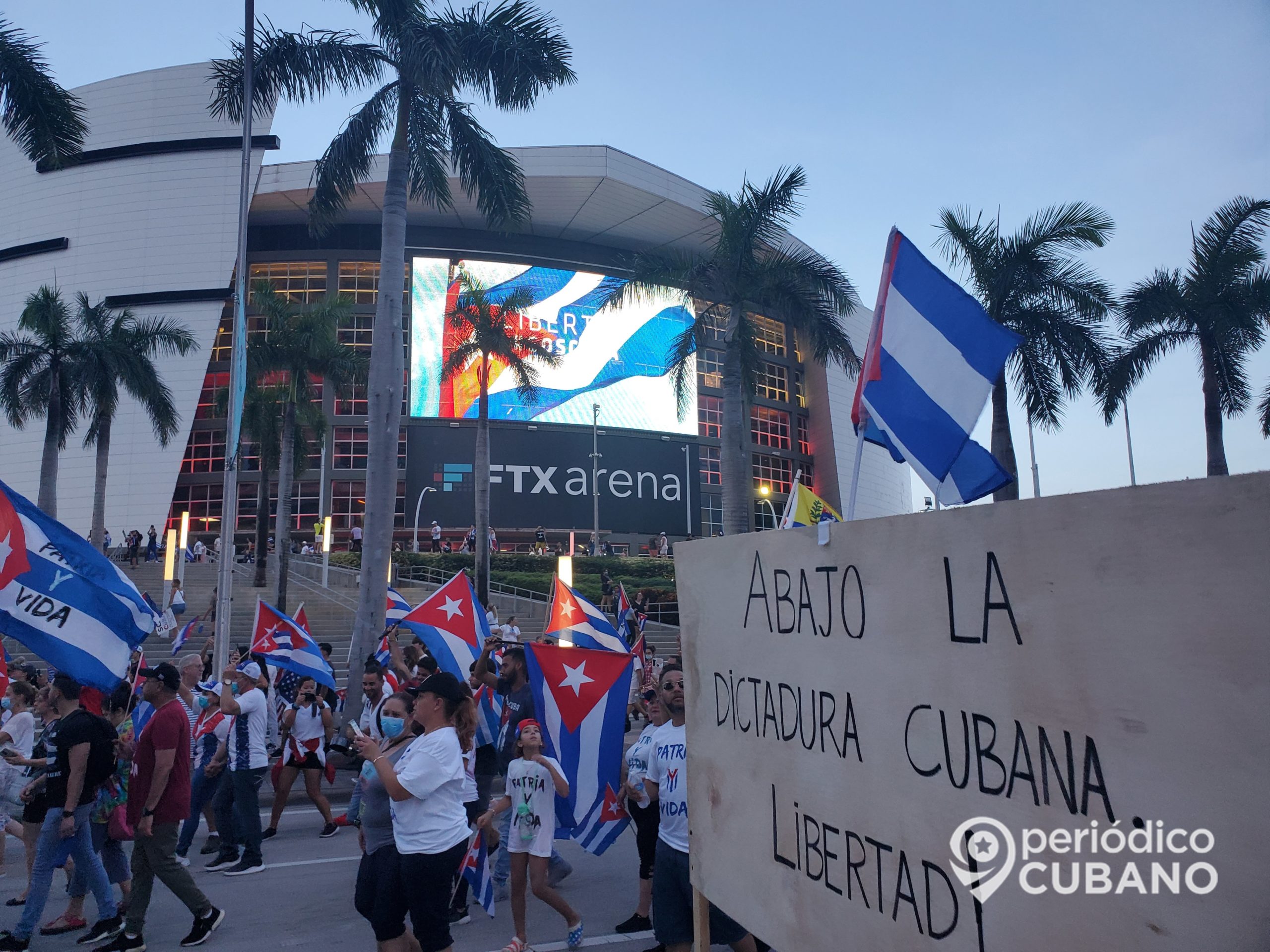Estudiantes de Florida recibirán clases sobre los peligros del comunismo