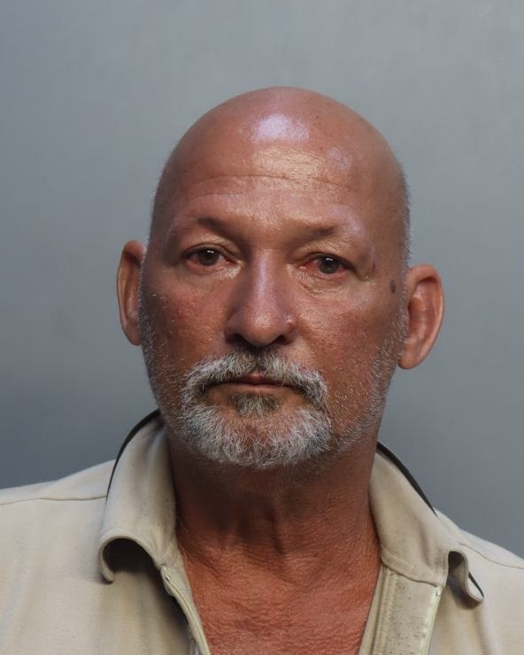 Fuerte discusión termina con un brutal apuñalamiento en una tienda de La Pequeña Habana 2