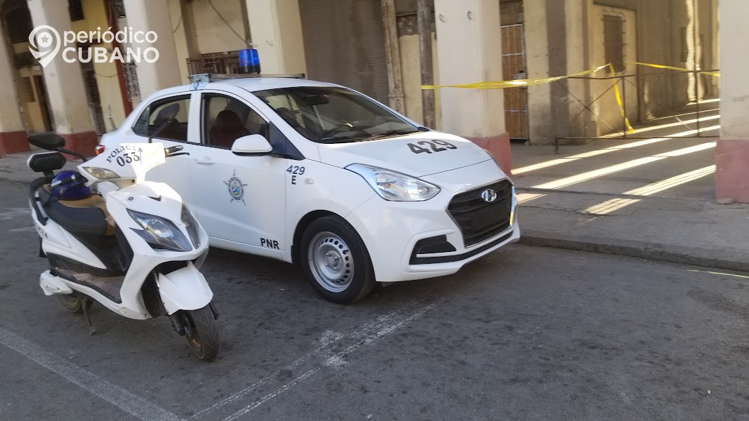 Ladrones atacan a un anciano de 80 años y le roban su moto en La Habana